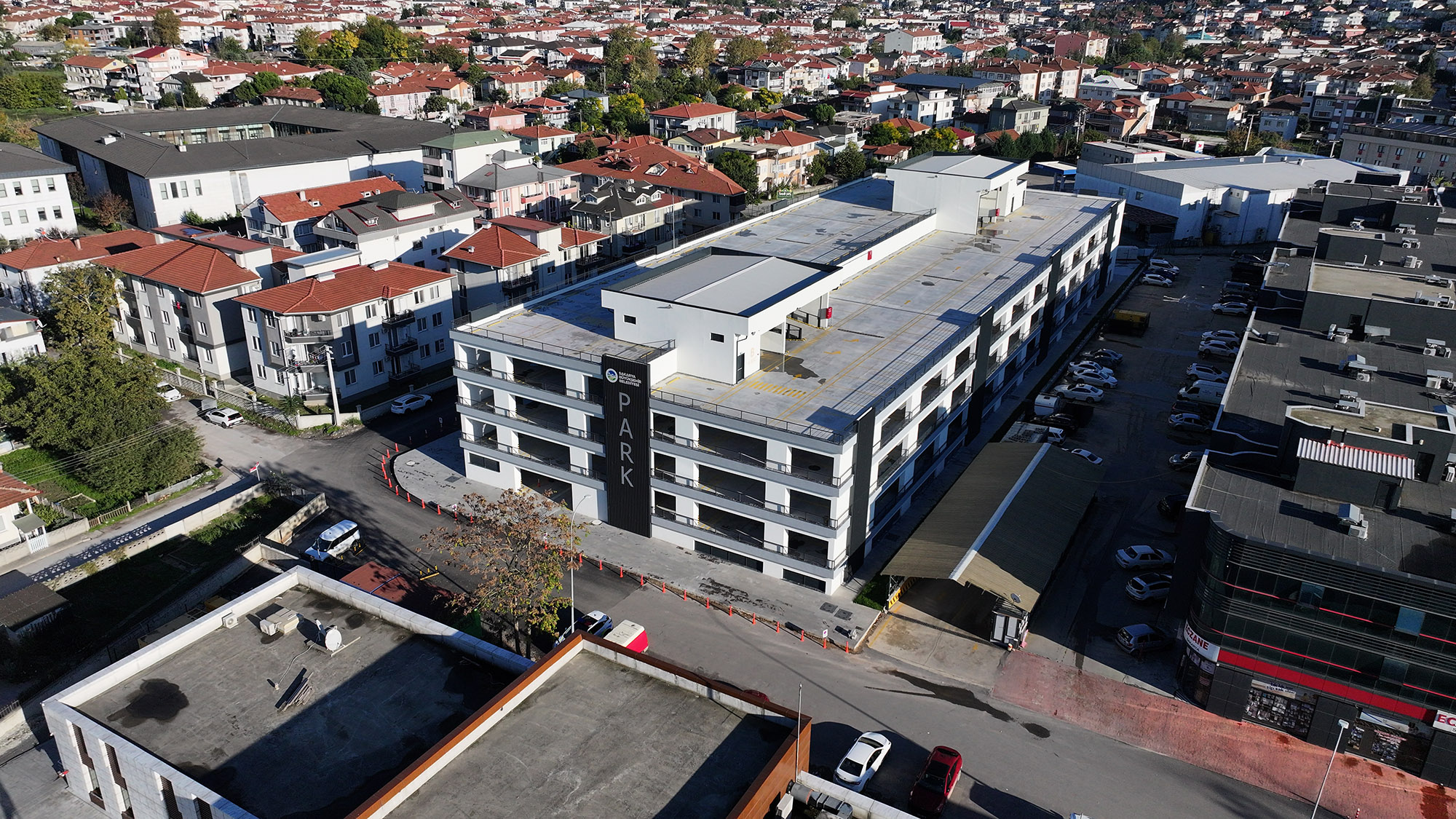 530 araçlık katlı otopark hizmete başladı